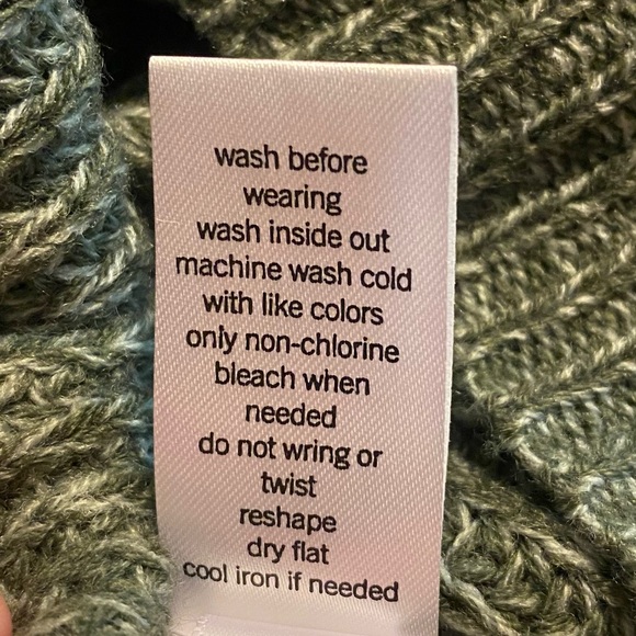 SO Lace-up V-neck Sweater in Heather Green - size small - Picture 6 of 8